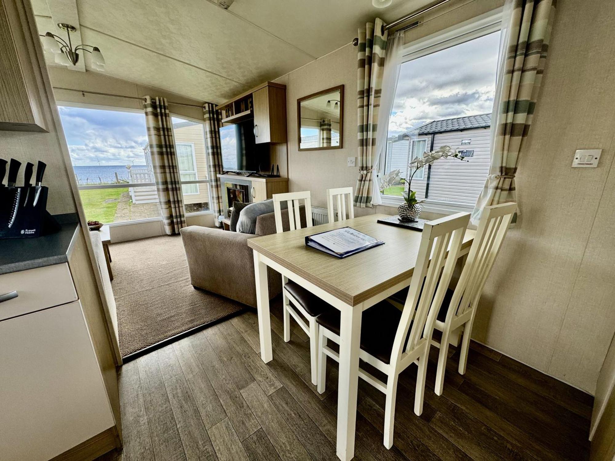 New Sea View Platinum Caravan With Huge Decking Νιούκασλ Εξωτερικό φωτογραφία