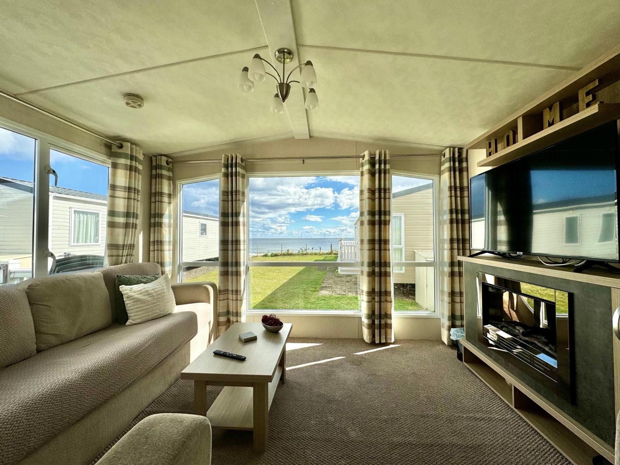 New Sea View Platinum Caravan With Huge Decking Νιούκασλ Εξωτερικό φωτογραφία