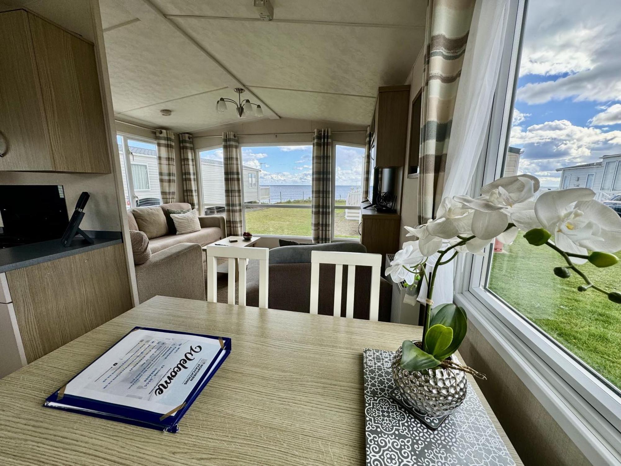 New Sea View Platinum Caravan With Huge Decking Νιούκασλ Εξωτερικό φωτογραφία