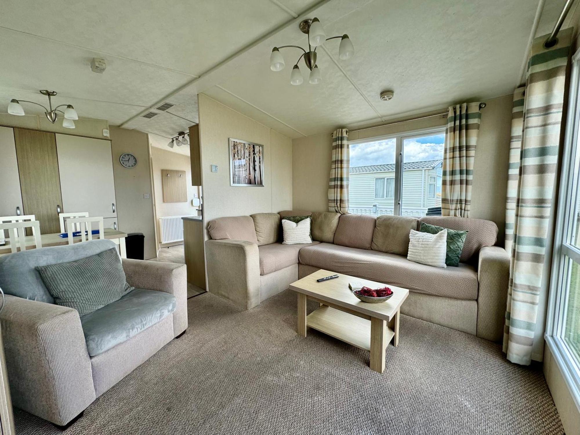 New Sea View Platinum Caravan With Huge Decking Νιούκασλ Εξωτερικό φωτογραφία