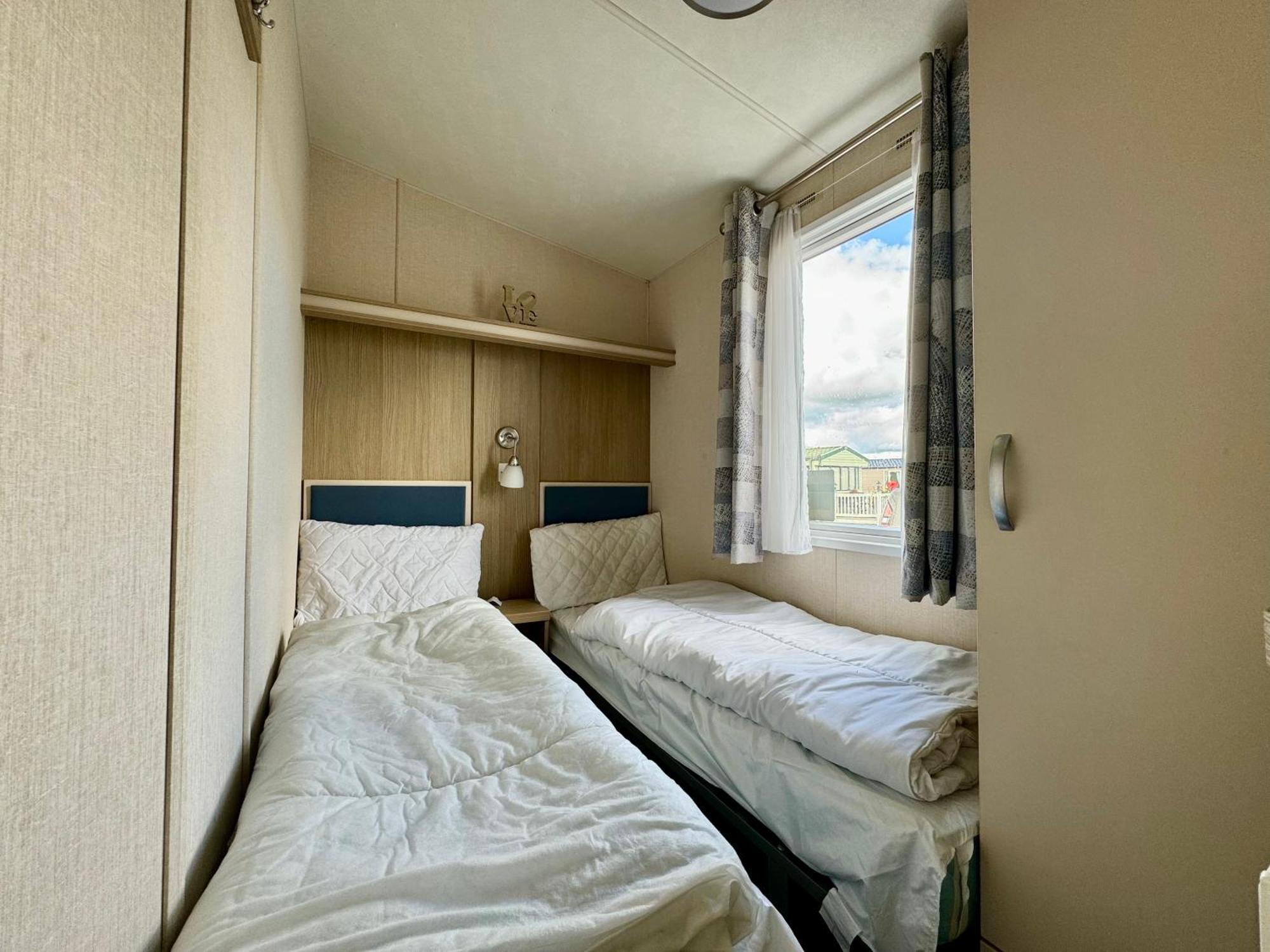New Sea View Platinum Caravan With Huge Decking Νιούκασλ Εξωτερικό φωτογραφία