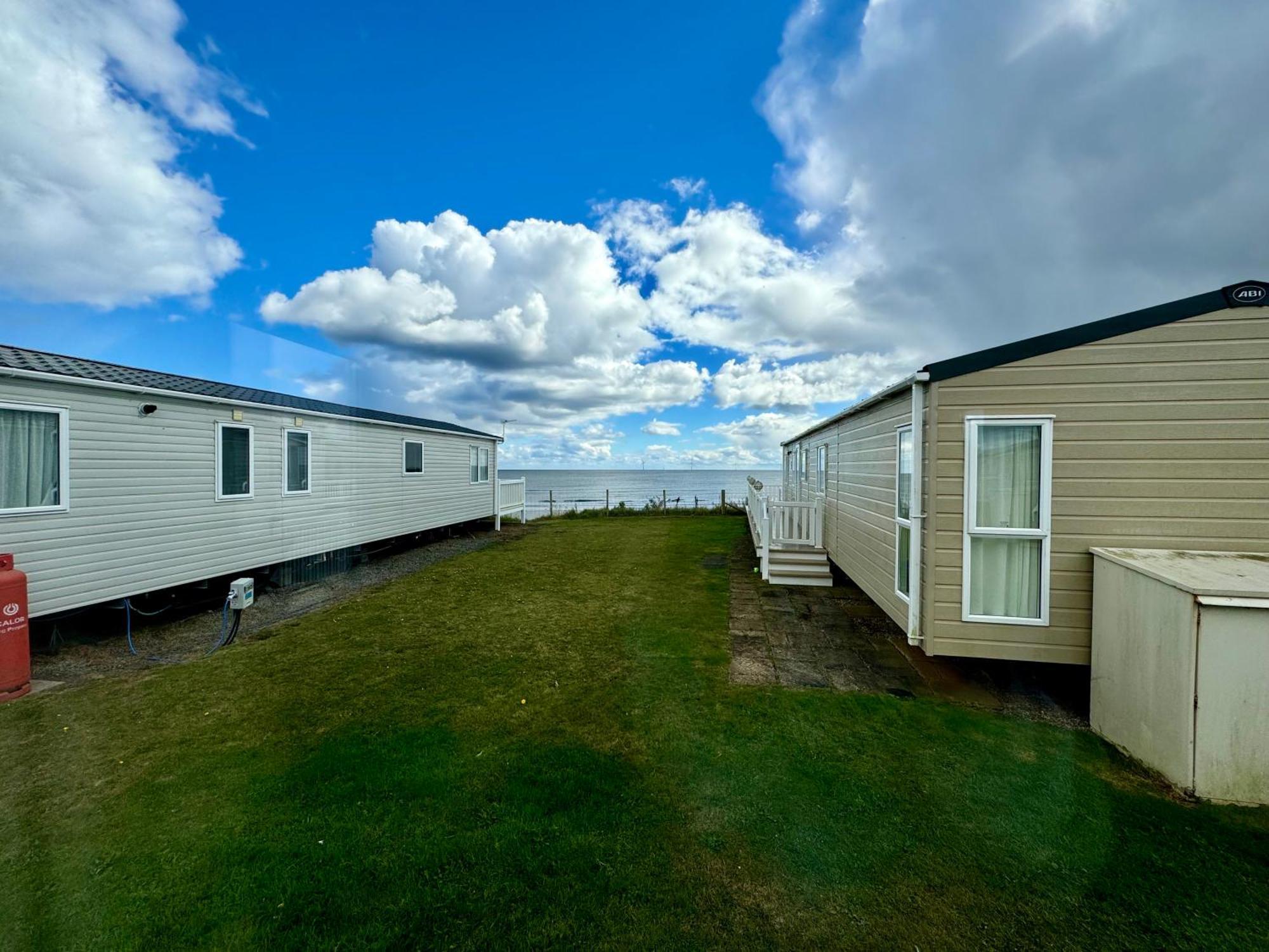 New Sea View Platinum Caravan With Huge Decking Νιούκασλ Εξωτερικό φωτογραφία